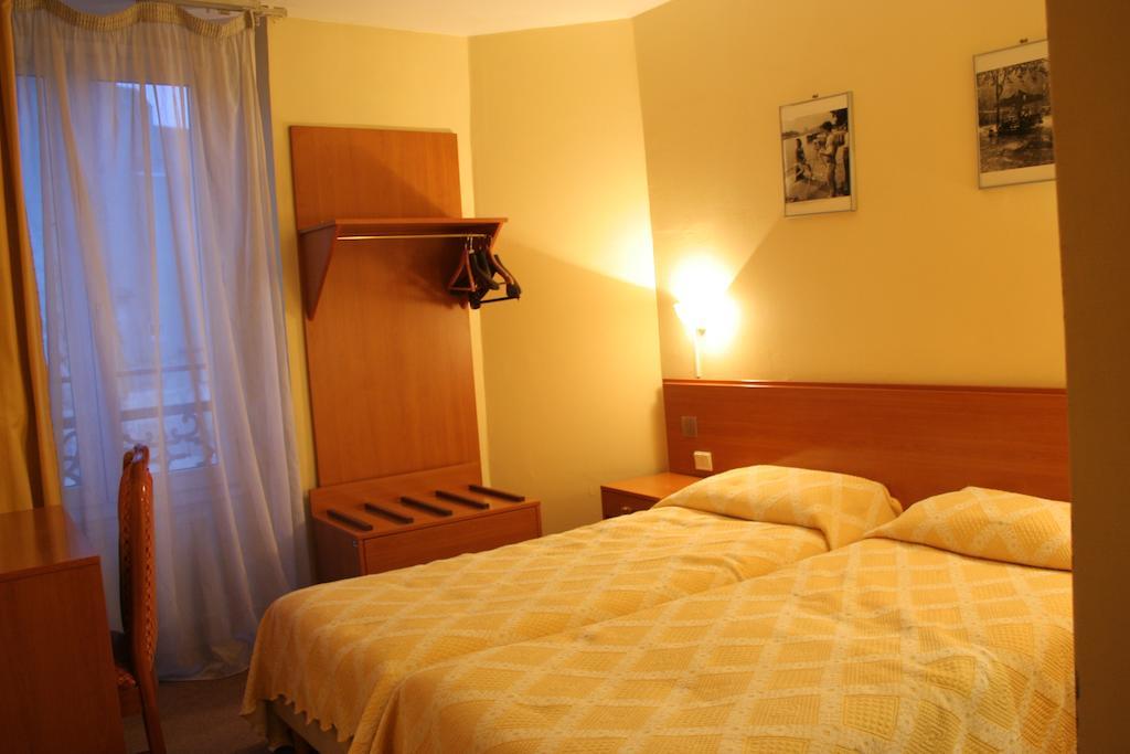 Pax Hotel Paris 18E Zimmer foto